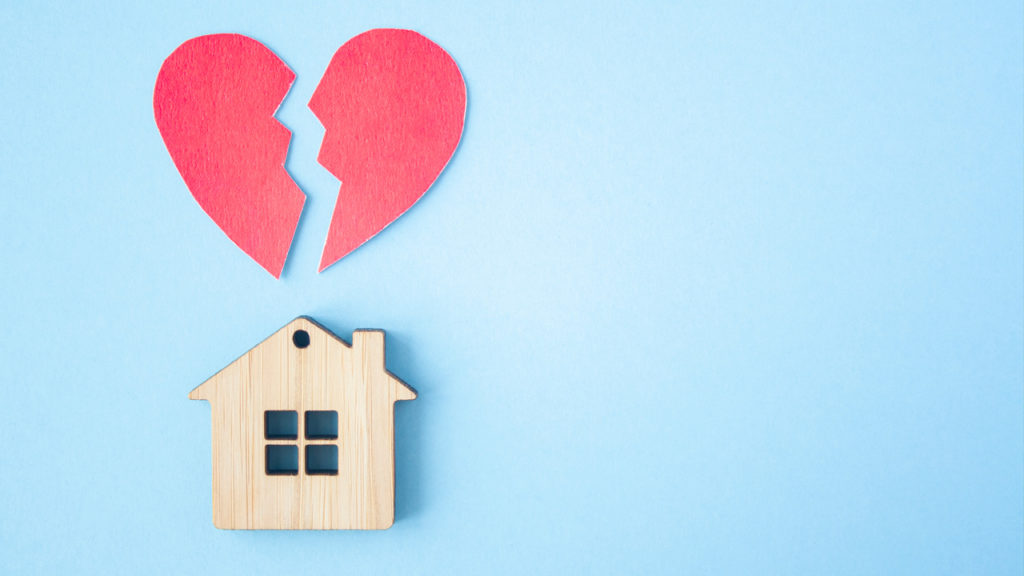 Scheidung: Haus verkaufen oder behalten?